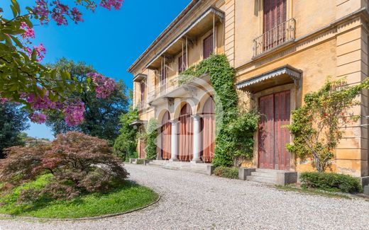 Villa in Longone al Segrino, Provincia di Como
