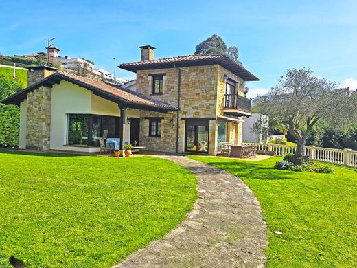 Detached House in Gijón, Province of Asturias