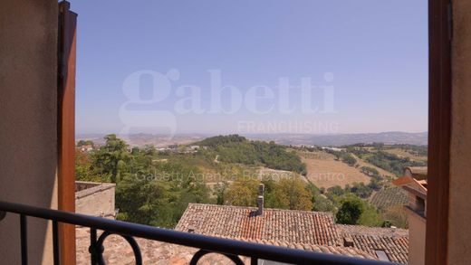 Mondaino, Provincia di Riminiの一戸建て住宅