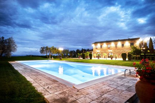 Rural or Farmhouse in Castelnuovo Berardenga, Province of Siena
