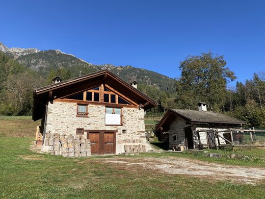 Chata w Strembo, Provincia autonoma di Trento