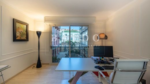 Apartment in Carré d’Or