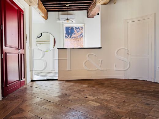 Apartment in Beaune, Cote d'Or