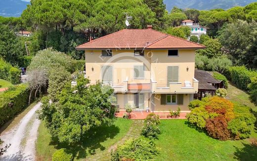 Villa in Massa, Provincia di Massa-Carrara