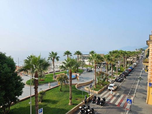 Piso / Apartamento en Loano, Provincia di Savona