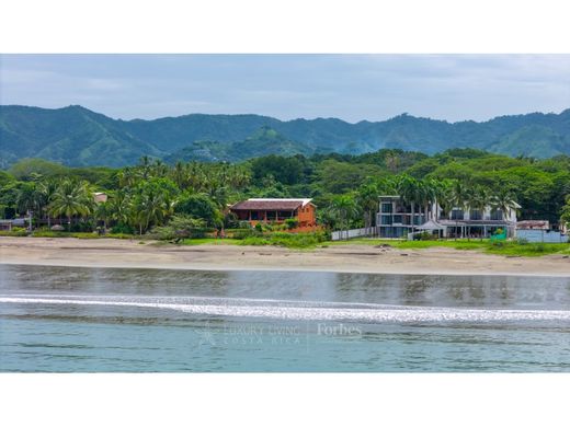 Luxury home in Tempate, Santa Cruz