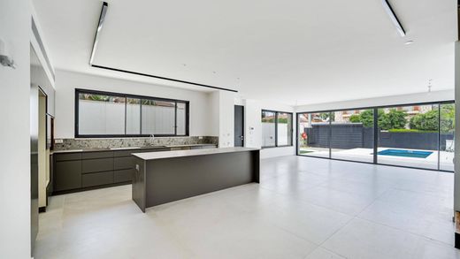 Casa en Herzliya Pituah, Tel Aviv District
