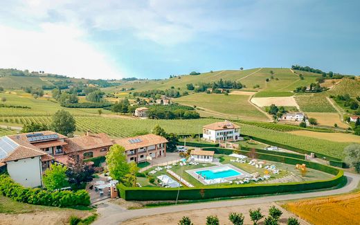 Villa for sale in Asti