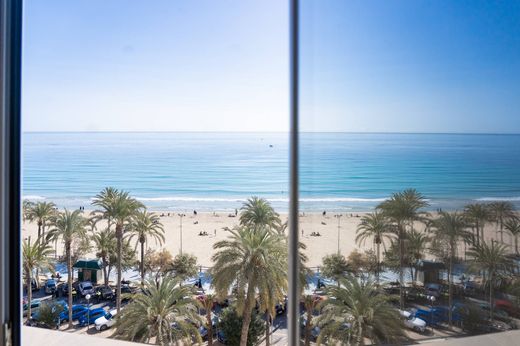 Alicante, アリカンテのアパートメント