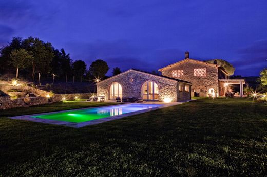 Badia a Passignano, Province of Florenceのカントリー風またはファームハウス