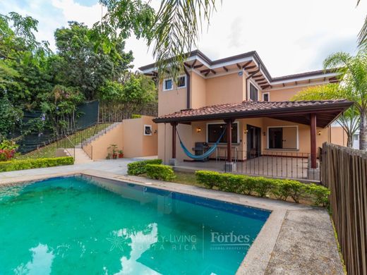 منزل ﻓﻲ Colón, Mora