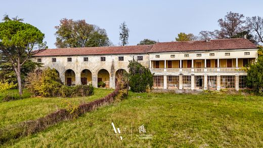Semidetached House in Vicenza, Provincia di Vicenza
