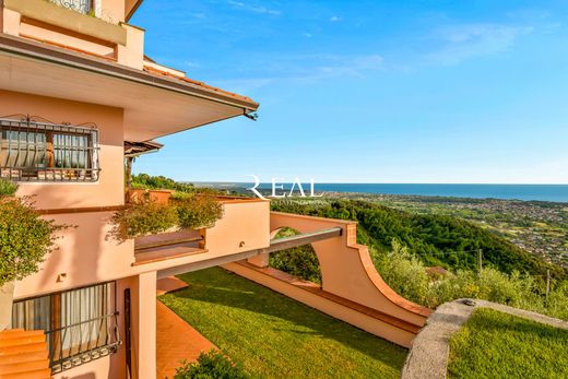 Villa in Montignoso, Provincia di Massa-Carrara