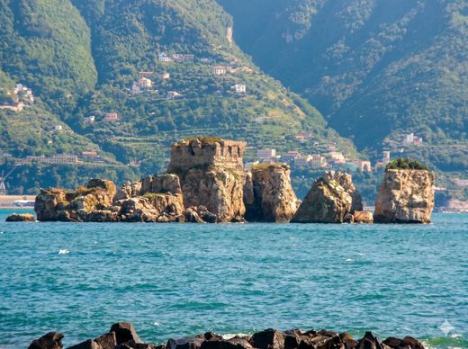 Isla en Castellammare di Stabia, Napoles