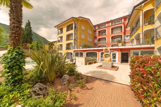Διαμέρισμα σε Lavena Ponte Tresa, Provincia di Varese