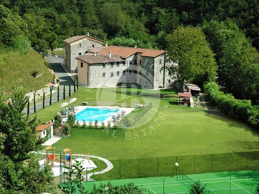 Complexes résidentiels à Fivizzano, Provincia di Massa-Carrara