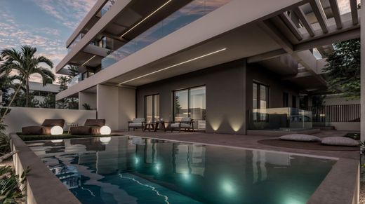 Duplex in Saronída, Nomarchía Anatolikís Attikís