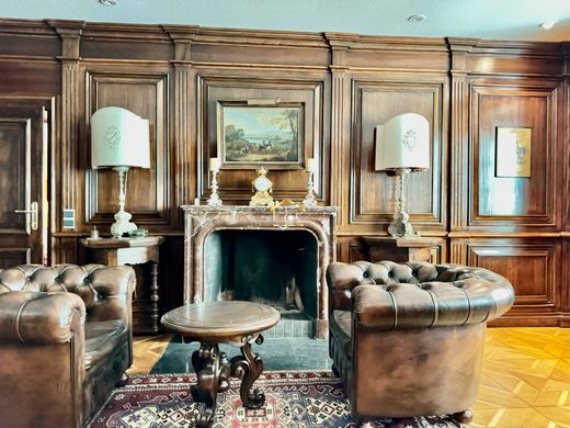 Mansion for sale in Klosterneuburg