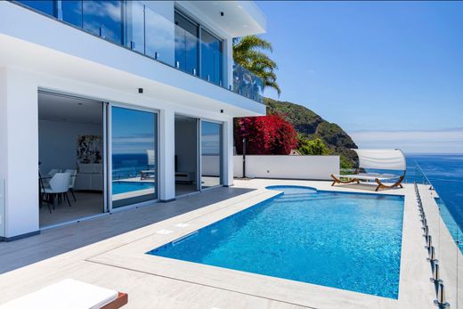 Luxe woning in Arco da Calheta, Calheta