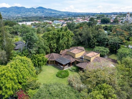 San Miguel, Coto Brusの高級住宅