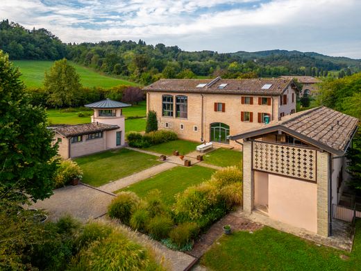 Quattro Castella, Provincia di Reggio Emiliaのカントリー風またはファームハウス