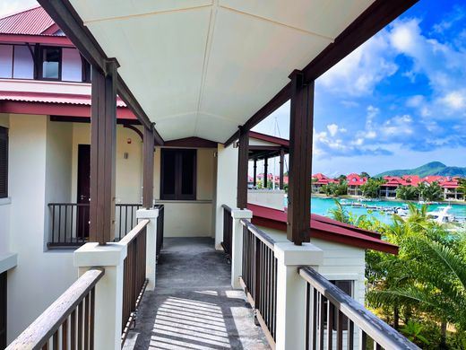 Недвижимость на сейшельских островах купить квартиру в мадриде недорого