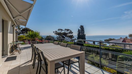 Luxe woning in Saint-Aygulf, Var