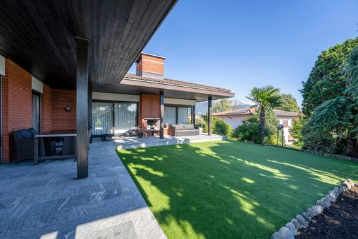 Villa in S. Pietro, Mendrisio District