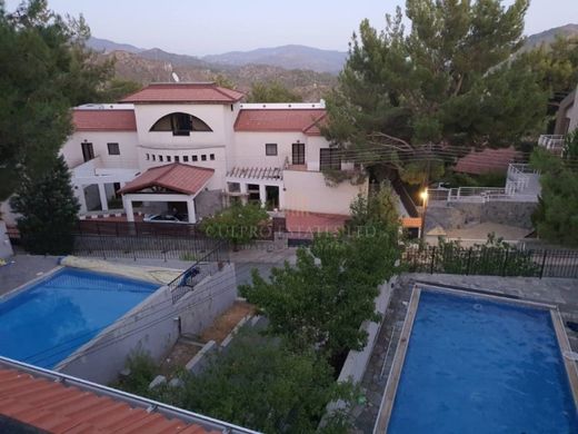 Luxus-Haus in Moniátis, Limassol District