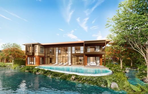 Villa in Cherngtalay, Phuket Province