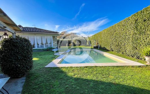 Willa w Lukka, Provincia di Lucca