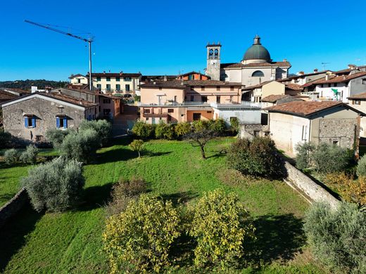 Rural or Farmhouse in Puegnago sul Garda, Provincia di Brescia