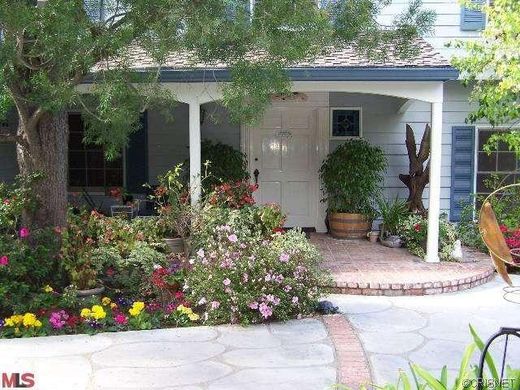 Tarzana, Los Angeles Countyのカントリー風またはファームハウス