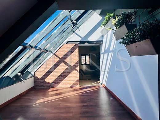 Apartment / Etagenwohnung in Beaune, Cote d'Or