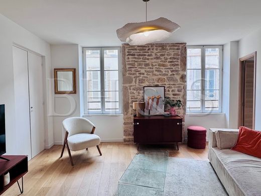 Apartment / Etagenwohnung in Beaune, Cote d'Or