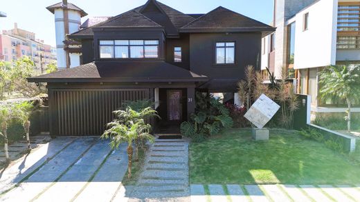 Jurere, Florianópolisの高級住宅