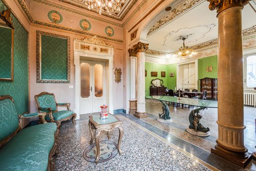 Villa in Castronno, Provincia di Varese