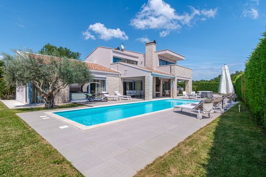 Casa Unifamiliare a Sveti Lovreč, Istria