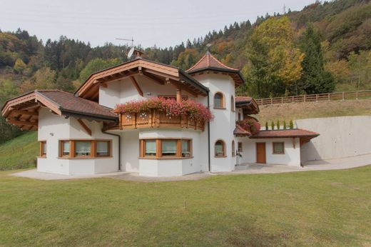 Villa in Roncone, Provincia autonoma di Trento