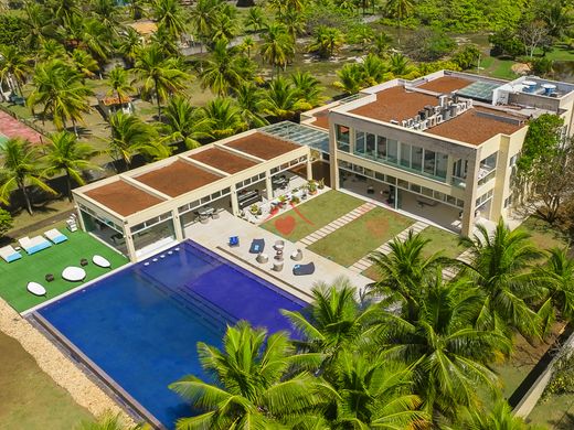 Mansion in Busca-Vida, Camaçari