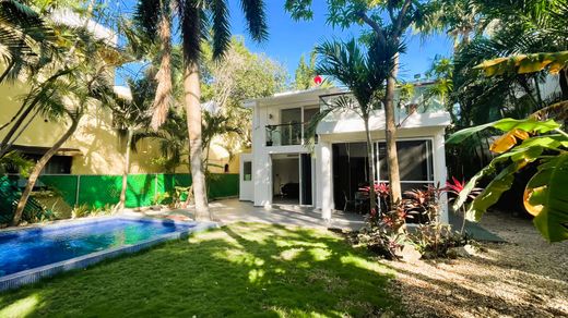 Rural or Farmhouse in Quintana Roo, Cuernavaca