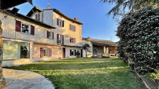 ﻓﻴﻼ ﻓﻲ Montù Beccaria, Provincia di Pavia