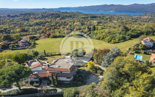 Villa a Besozzo, Varese