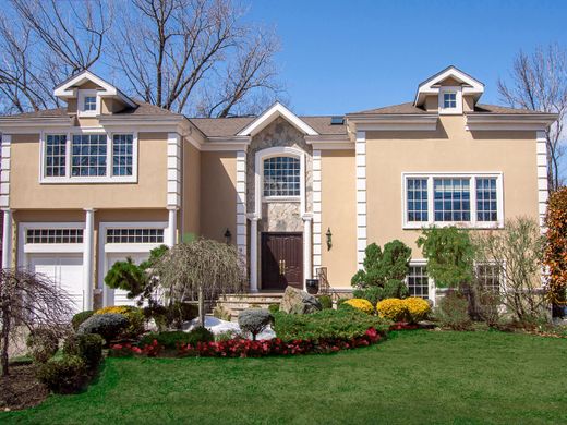 Luxury home in Englewood Cliffs, Bergen County
