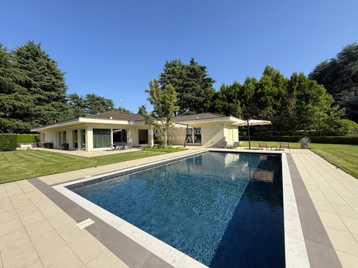 빌라 / Casatenovo, Provincia di Lecco