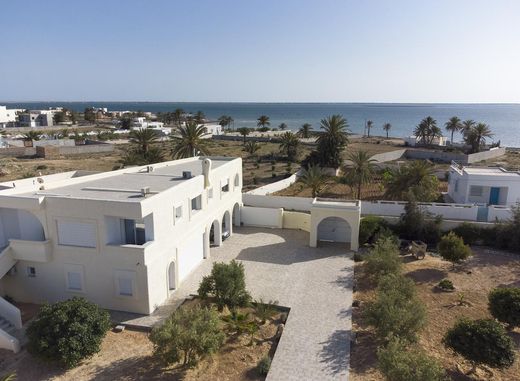 Apartment / Etagenwohnung in Qarqannah, Kerkennah