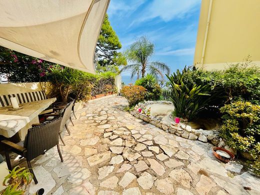 Cap-d'Ail, Alpes-Maritimesの一戸建て住宅