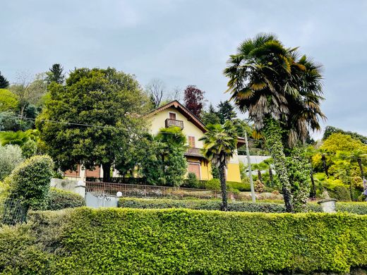 Villa en Meina, Provincia di Novara