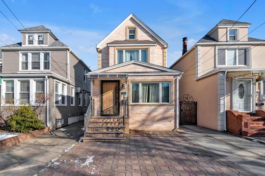 Maison individuelle à Rego Park, Comté de Queens