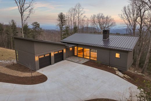 Einfamilienhaus in Hendersonville, Henderson County